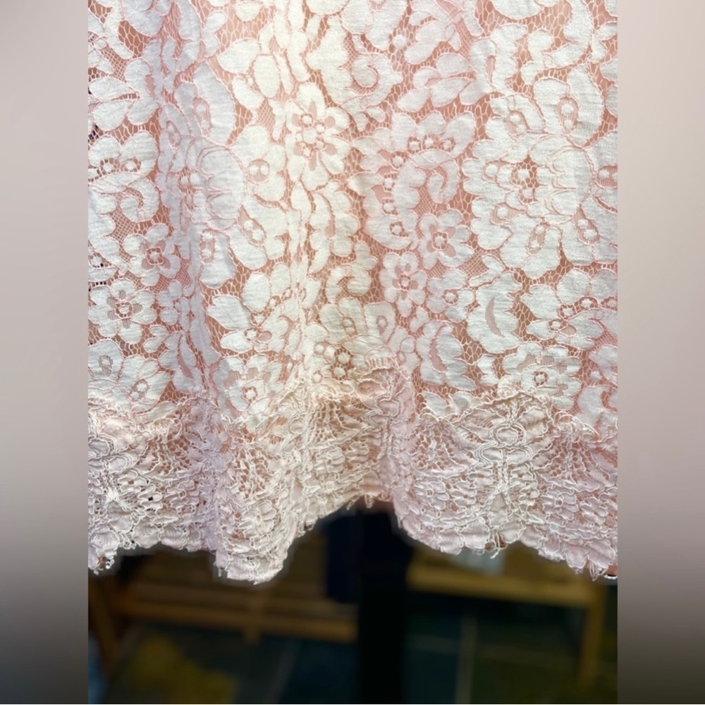 💕 MAX STUDIO ~ Pink Lace Sheath Dress ~ Size Small - Picture 4 of 7